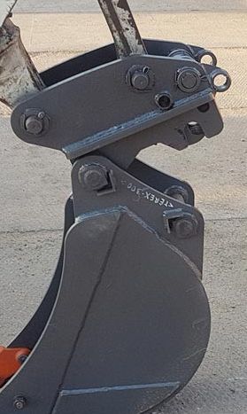 Устройства быстросъемные для экскаваторов-погрузчиков