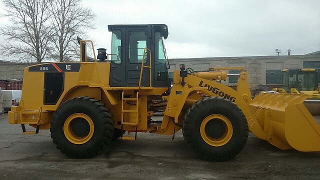 Китайский фронтальный погрузчик Liugong CLG 856