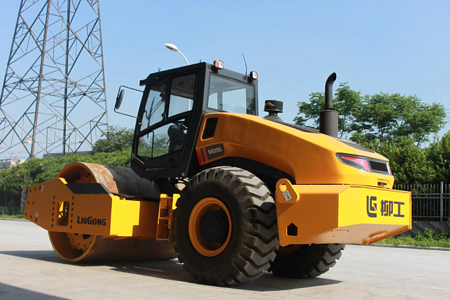 Каток дорожный Люгонг CLG 6628E