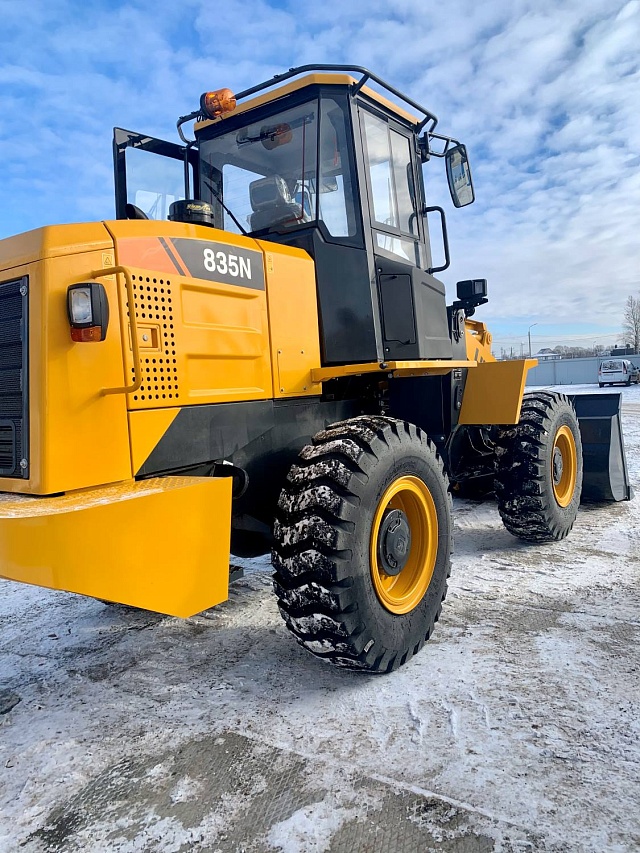 Фронтальный погрузчик LiuGong 835N