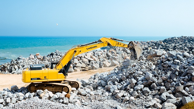 Тяжелый экскаватор CLG 945E