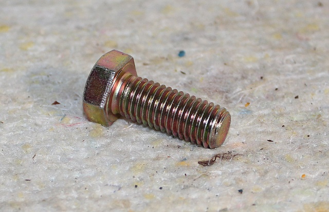 Болт 00B0017 LiuGong CLG 365A CLG225C CLG 375A CLG 414