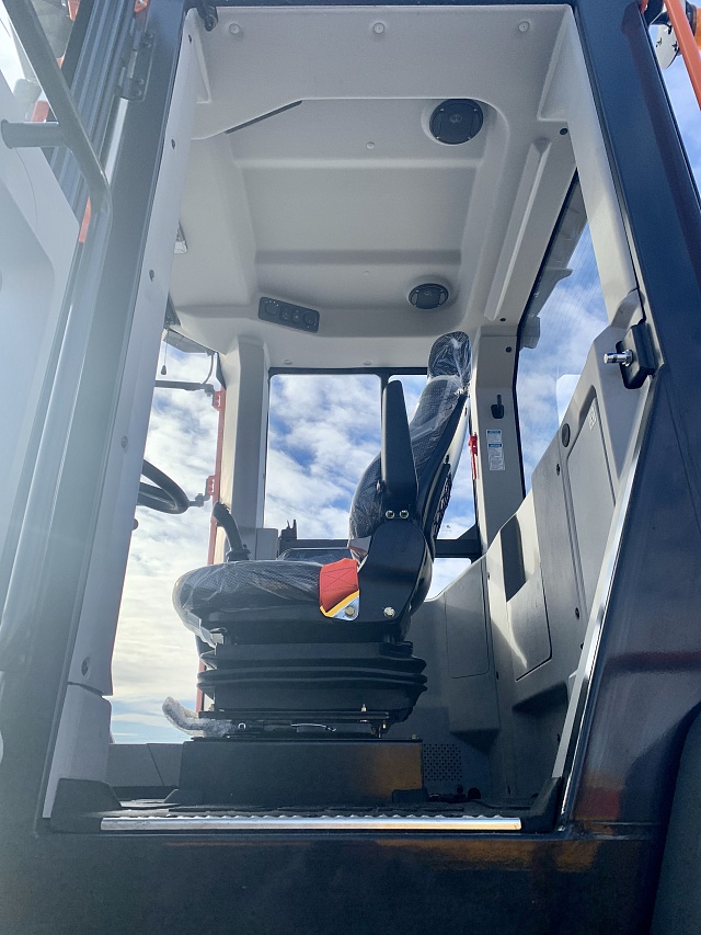 Фронтальный погрузчик LiuGong 848T