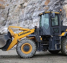 На нашем складе пополнение! Новенькие погрузчики LiuGong 835H 2023 года выпуска!