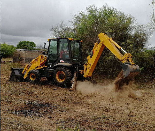 Китайский экскаватор погрузчик Liugong CLG 764A