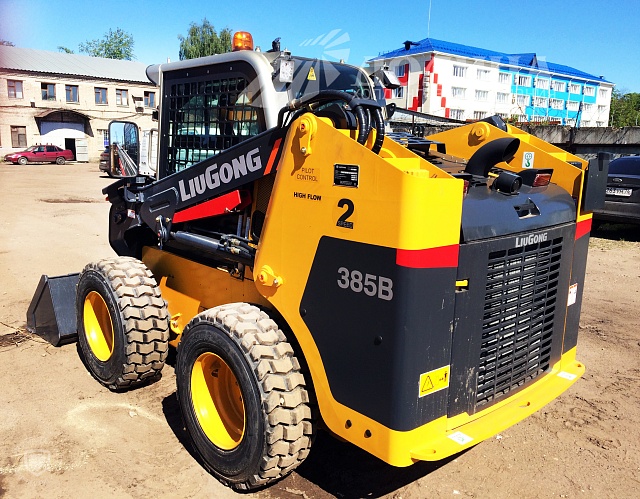 Мини-погрузчик с бортовым поворотом LiuGong CLG 385B