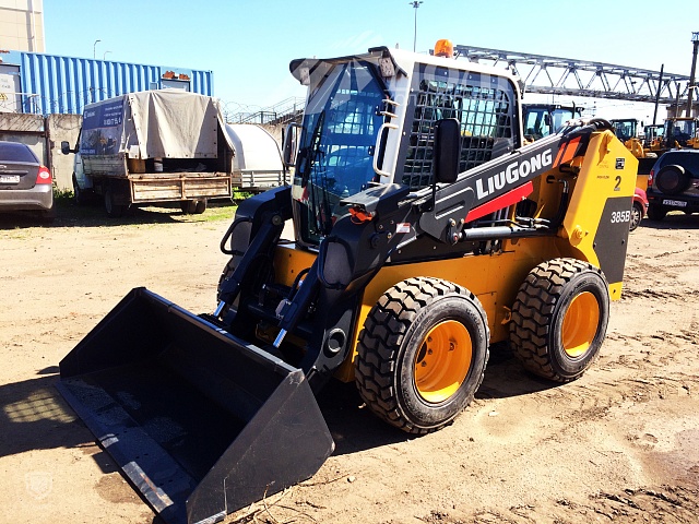 Погрузчик CLG 385B с бортовым поворотом