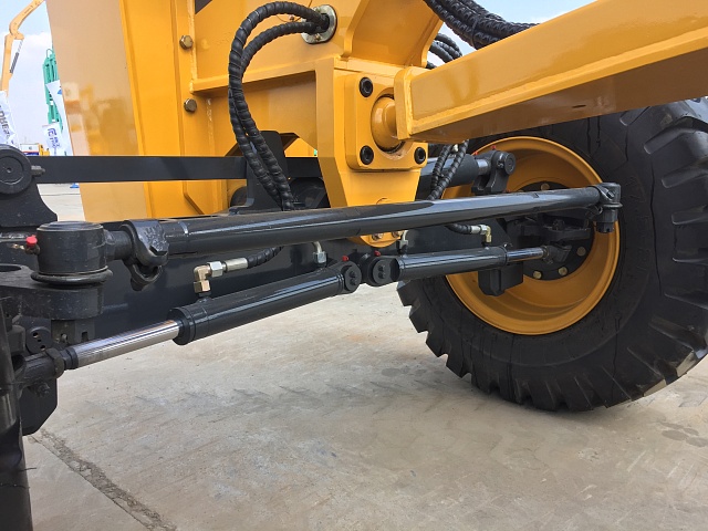 Колесная база китайского автогрейдера LiuGong CLG 4180D