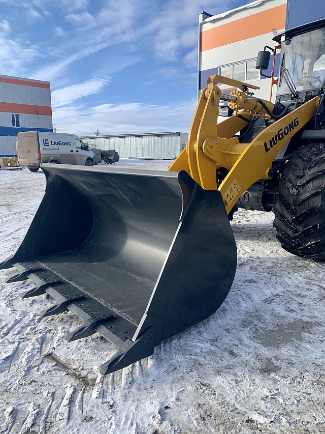 Фронтальный погрузчик LiuGong 848T