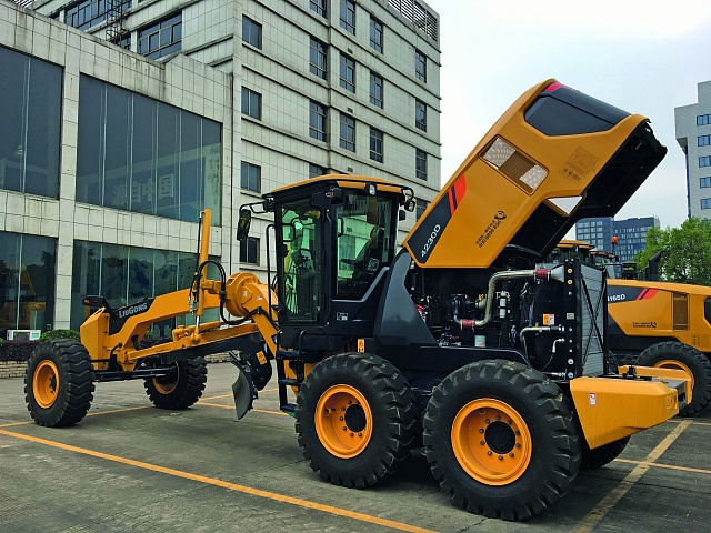 Полноприводный грейдер LiuGong CLG 4230D Полноприводный грейдер LiuGong CLG 4230D