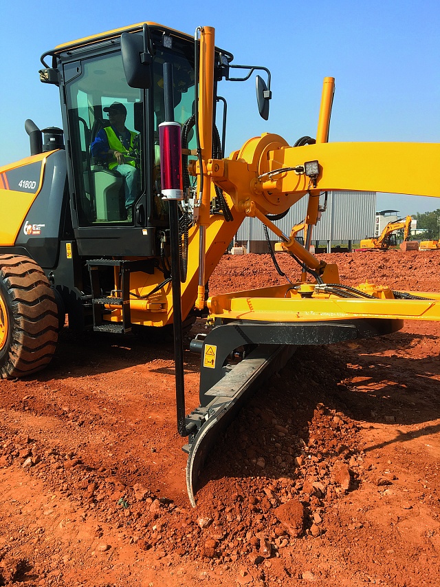 Грейдер колесный LiuGong CLG 4180D Грейдер колесный LiuGong CLG 4180D