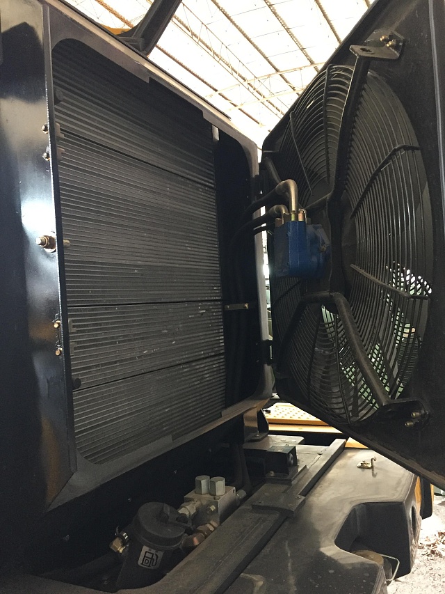 Детали конструкции китайского погрузчика Liugong CLG 890H