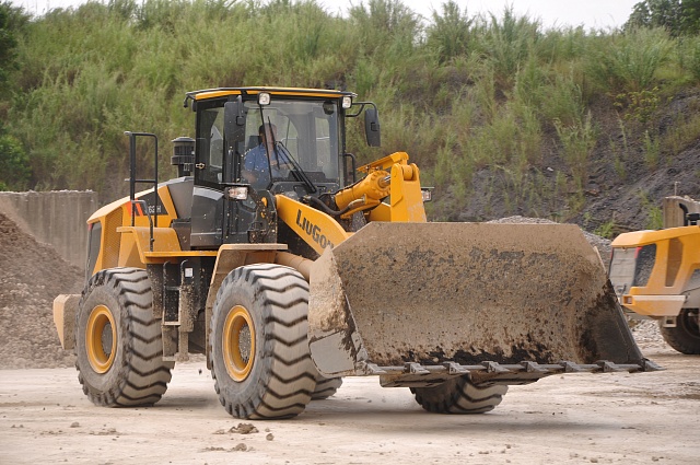 Liugong CLG 862H (ZF+LG) фронтальный погрузчик 6 тонн