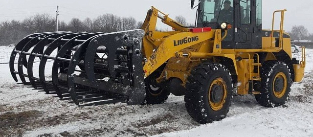 Вилы прижимные на фронтальный погрузчик