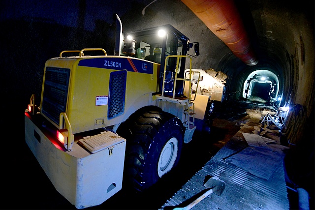 Китайский погрузчик Люгонг ZL50CN Китайский погрузчик Люгонг ZL50CN