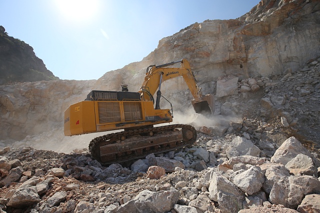 Экскаватор тяжелого класса Люгонг CLG 970E