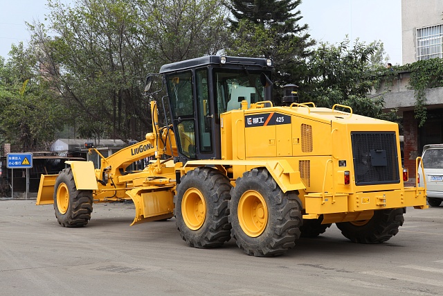 Автогрейдер Люгонг CLG 425 6 WD