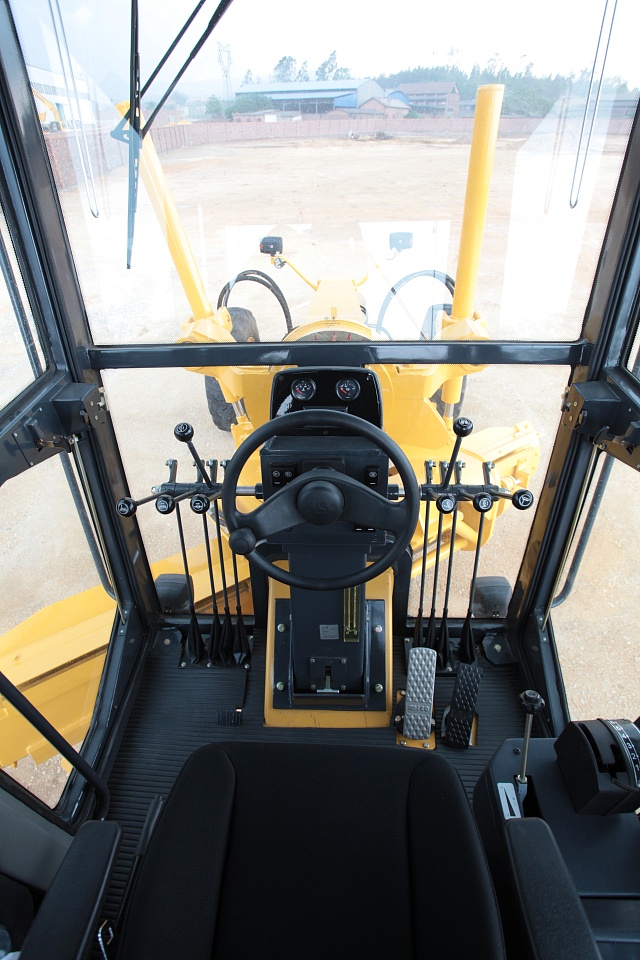 Кабина автогрейдера легкого класса LiuGong CLG 4140 Кабина автогрейдера легкого класса LiuGong CLG 4140