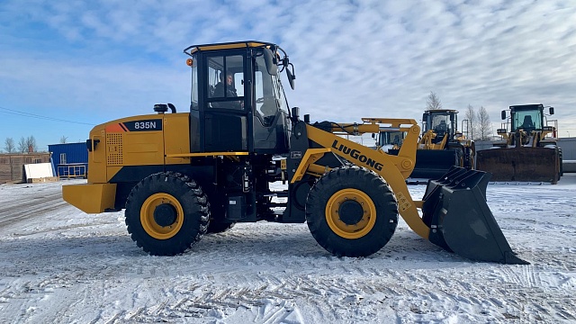 Фронтальный погрузчик LiuGong 835N
