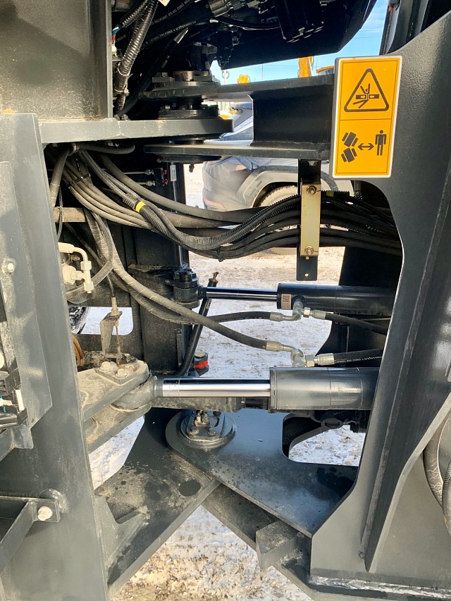 Фронтальный погрузчик LiuGong 835N