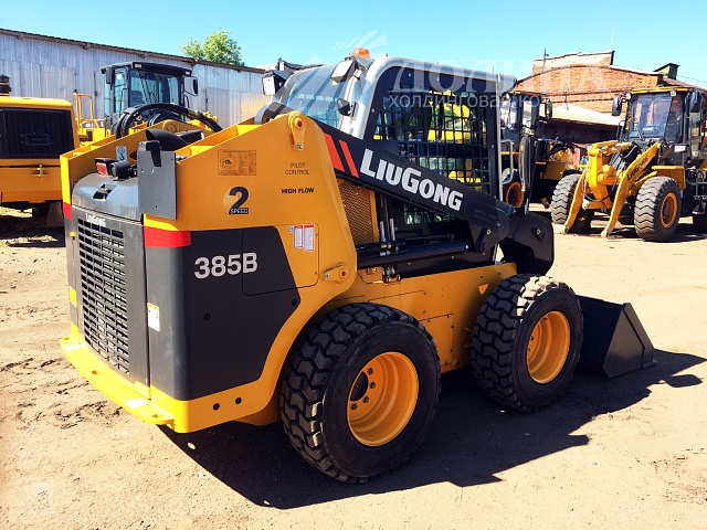 Бортовой мини-погрузчик CLG 385B