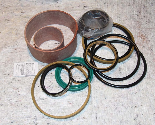 SEAL KIT;BUCKET TILTING CYLINDER SP127282 SEAL KIT;BUCKET TILTING CYLINDER SP127282