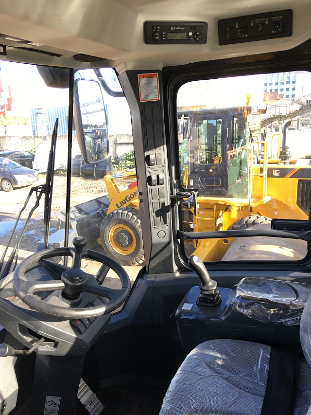 Современная кабина погрузчика фронтального Liugong CLG 855H