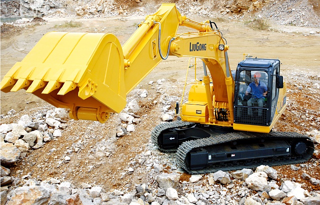 Гусеничный экскаватор Liugong CLG 920E среднего класса