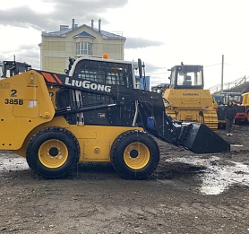 Поступление на склад новых мини-погрузчиков LiuGong CLG385B 2023 года выпуска