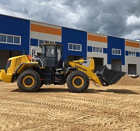 Фронтальные погрузчики для сельского хозяйства снова на складе