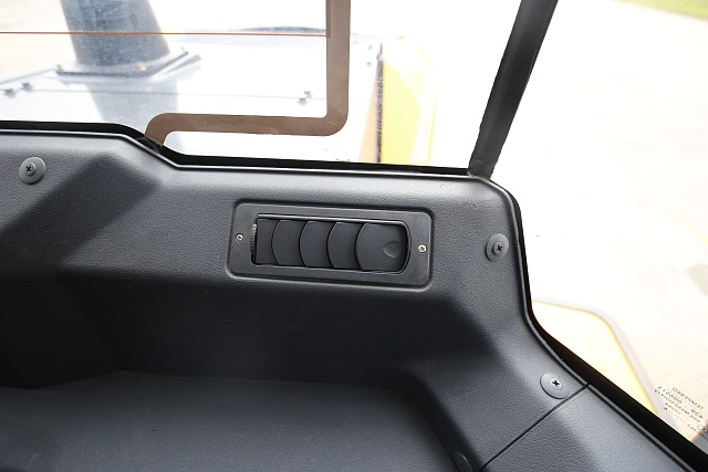 Фронтальный погрузчик Liugong CLG 835H (BS205+LG) устройство кабины