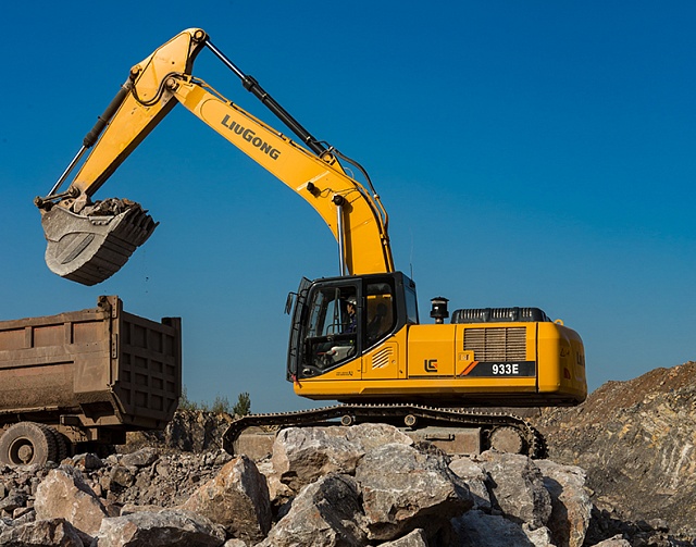 Экскаватор Liugong CLG 933E среднего класса
