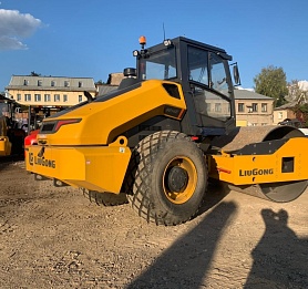 Популярная модель дорожного катка LiuGong 6614E снова на нашем складе!