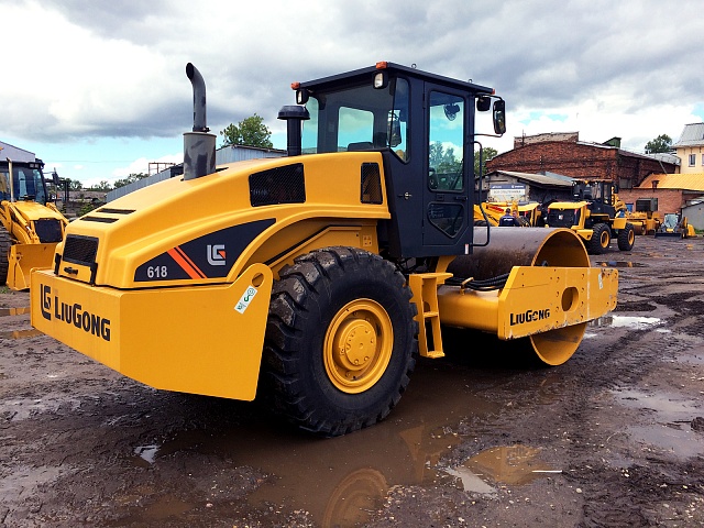 Каток грунтовый Liugong CLG 618