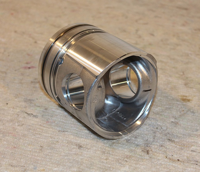 PISTON,ENGINE SP126874