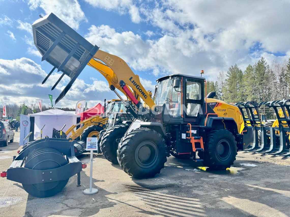 Инновационный фронтальный погрузчик Liugong CLG 848T на выставке «АгроВятка» 2025 в Кирове Инновационный фронтальный погрузчик Liugong CLG 848T на выставке «АгроВятка» 2025 в Кирове