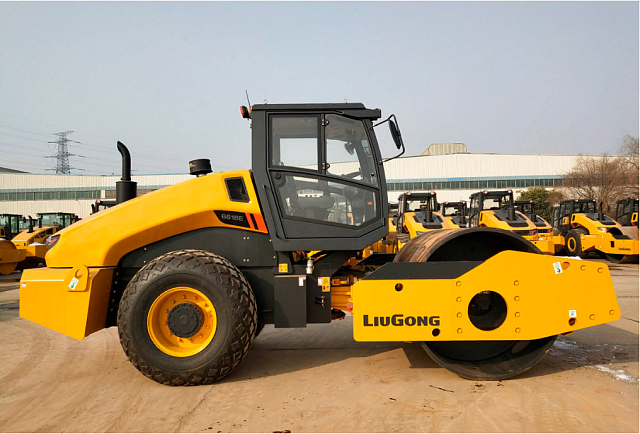 Каток грунтовый Liugong CLG 6618E
