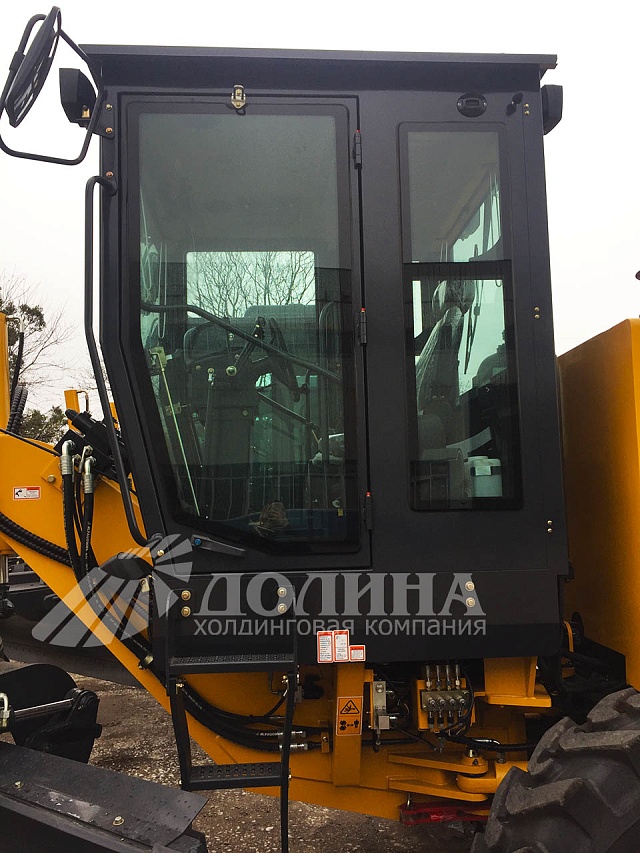 Кабина полноприводного автогрейдера Люгонг CLG 4215 (4 WD, 6WD)