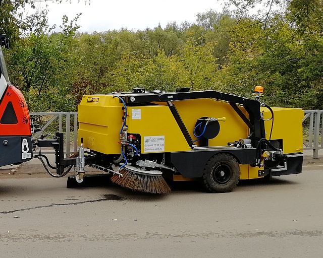 Подметально-уборочная машина прицепная на мини-погрузчик