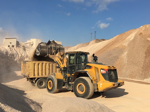 Китайский фронтальный погрузчик LiuGong CLG 856H