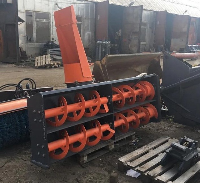 Снегометатели шнекороторные для экскаваторов-погрузчиков