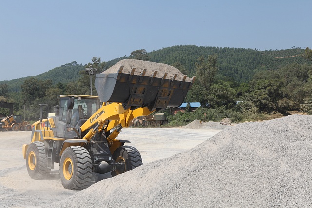 Китайский погрузчик  LiuGong CLG 856H