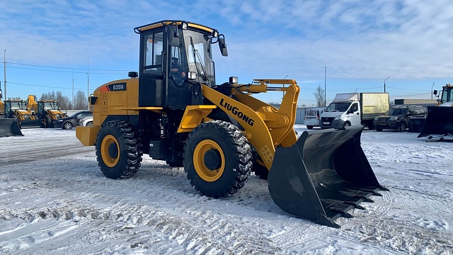 Фронтальный погрузчик LiuGong 835N