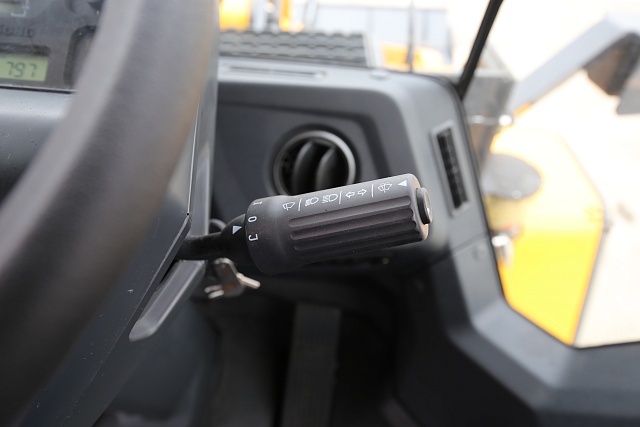 Элементы управления погрузчикаЛюгонг CLG 835H