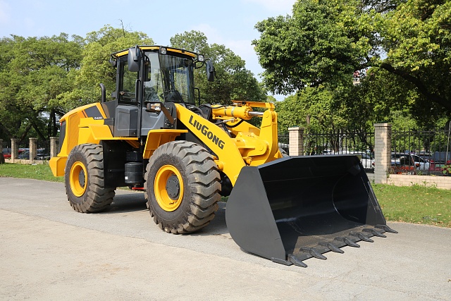 Одноковшовый фронтальный погрузчик LiuGong CLG 842H