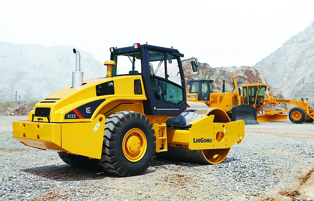 Каток грунтовый Люгонг CLG 6120E