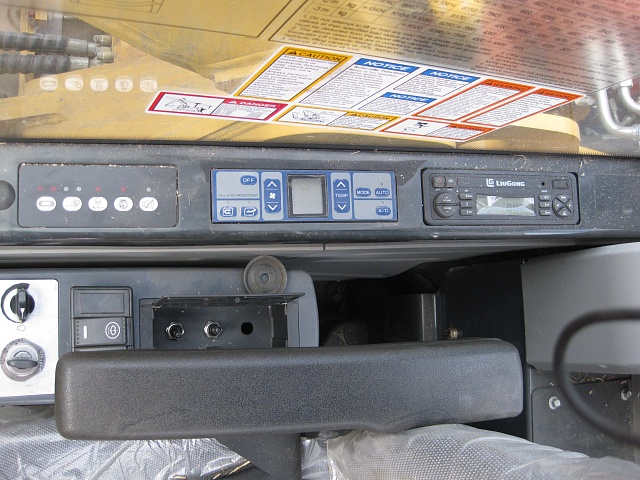 Элементы кабины экскаватора среднего Liugong CLG 920E