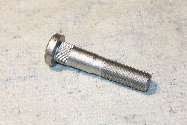 Болт 01B1516 LiuGong CLG835H CLG836