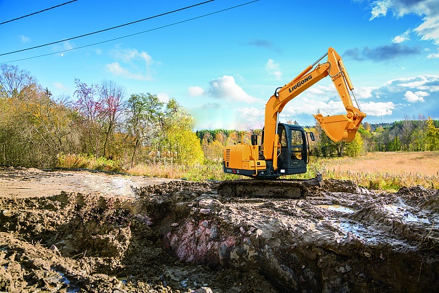 Экскаватор Люгонг легкого класса CLG 908E