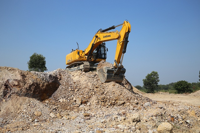 Экскаватор Люгонг CLG 950E